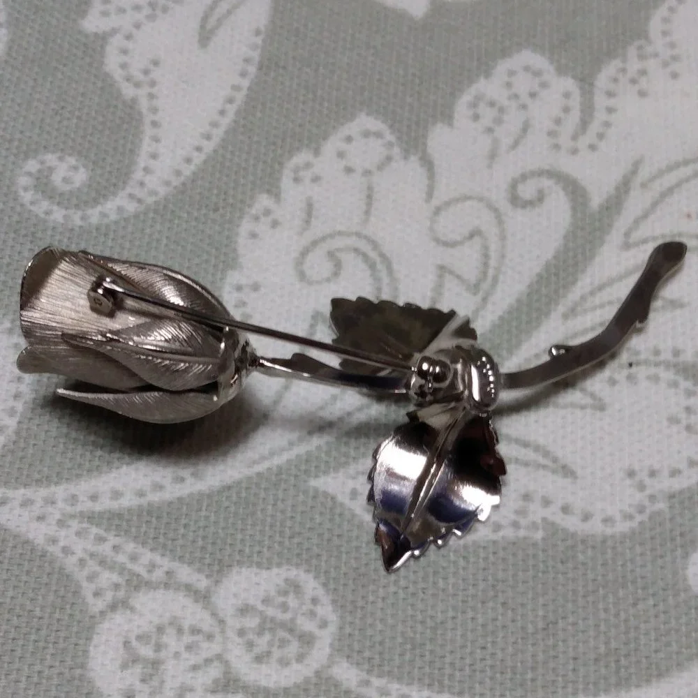 🌲"Legend of the Christmas Rose" Pin - Picture 9 of 9
